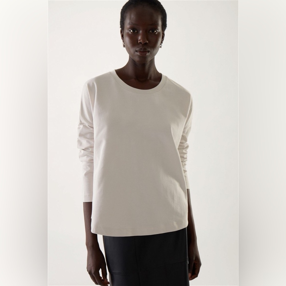 COS Boxy Long-Sleeve Cotton Crewneck Top in Off-White Women's Large